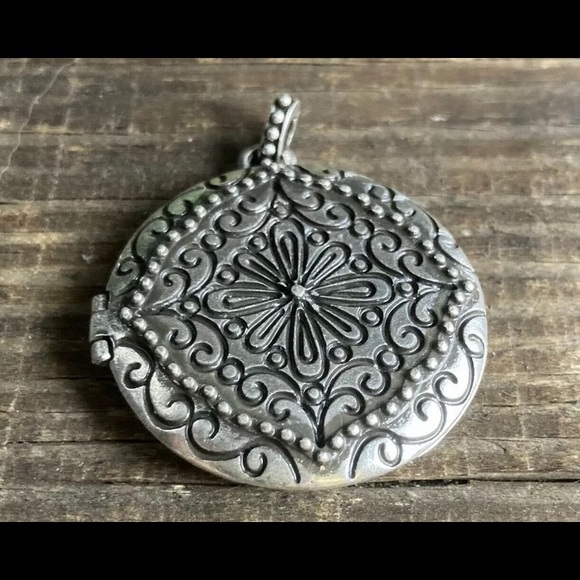 Vintage Stainless Steel Memorial Picture Locket - Picture 2 of 6